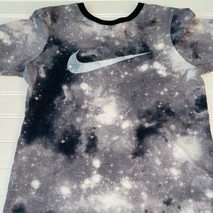 Nike Boys Youth Medium T-Shirt